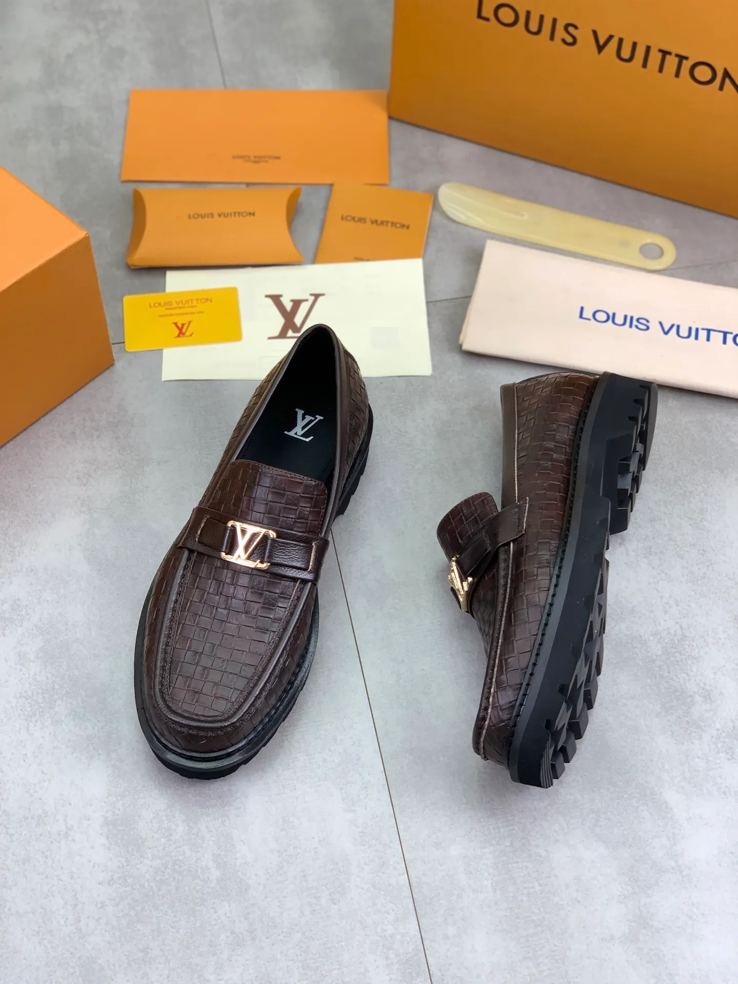 Factory price P820 💎💎💎LOUIS VUITTON [Louis Vuitton] - LV men's business casual leather shoes, luxurious and noble 👞All imported original cowhide, just to create a more comfortable wearing experience, upper: original high-end calfskin ➕Imported soft cowhide lining, original lightweight foam outsole ✔️ Color: 6️⃣colors available Size: 39-44 (38.45 46 can be customized (non-returnable)